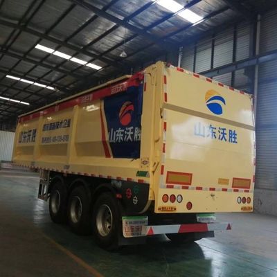 Transports de marchandises, décharges, semi-remorques, camions avec rampant, plancher en direct, charge utile maximale 60000 kg