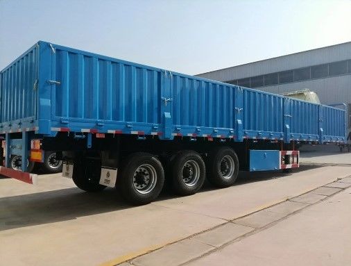 3 axes de chute de la paroi latérale semi-remorque adaptée au transport de marchandises