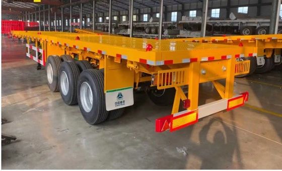 Semi-remorque à plateau de 40 à 60 tonnes à 3 essieux personnalisable pour le transport de conteneurs