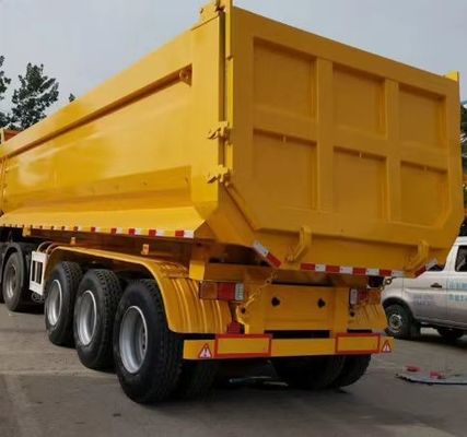 Q345B / T700 Semi-remorque hydraulique arrière à poutre principale en acier pour le transport de grès