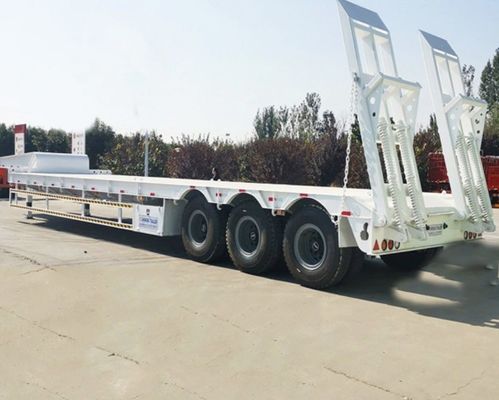 Échelle mécanique à 3 essieux, remorque basse avec train d'atterrissage de 28 tonnes