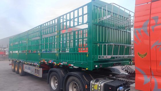 Semi-remorque à piquets en acier pour le transport du bétail et des légumes