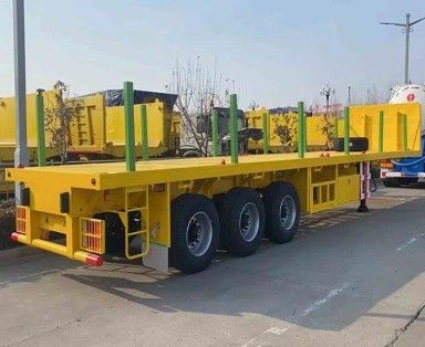 Semi-remorque à trois axes et quatre axes pour le transport du bois avec charge utile de 60 tonnes et conception la plus récente
