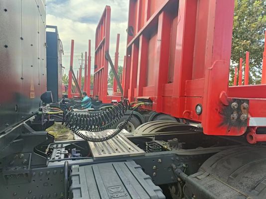 80T chargeur de bois ou de bûcher à planche semi-remorque à colonne latérale Suspension mécanique
