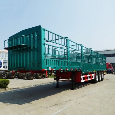 Semi-remorque à trois essieux pour le transport flexible et lourd des animaux