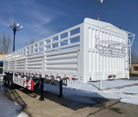 Camion-remorque hautes clôtures d'élevage d'animaux d'élevage de bétail de stock de fret semi-remorque à 3/4 axe