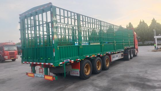 Semi-remorque à clôture de chargement en acier de 40 à 80 tonnes pour le transport d'animaux et de marchandises