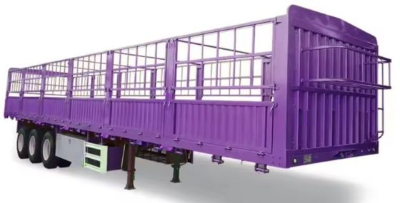 12400X2500X3650 mm remorque à trois essieux pour le transport du bétail avec clôture et essieu de 13/16 tonnes