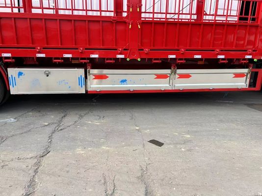 Trailers pour le transport du bétail à trois essieux 20-40 tonnes
