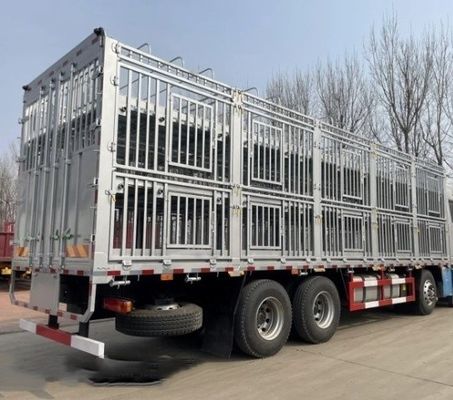 Fonction végétale 3 essieux FUWA Semi-remorque à hautes clôtures pour animaux d'élevage