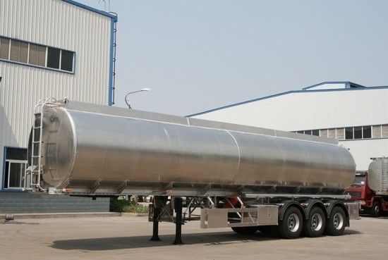Le train d'atterrissage standard de 28 tonnes Wosheng semi-remorque pour réservoir d'huile/eau/lait/essence