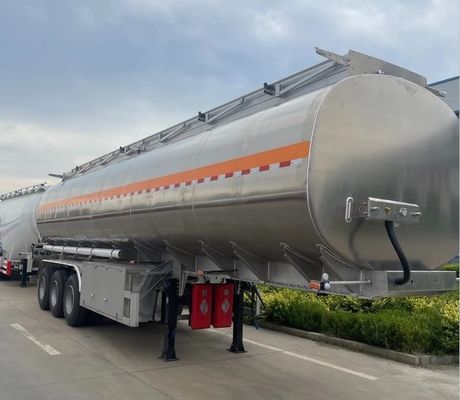 Le train d'atterrissage standard de 28 tonnes Wosheng semi-remorque pour réservoir d'huile/eau/lait/essence