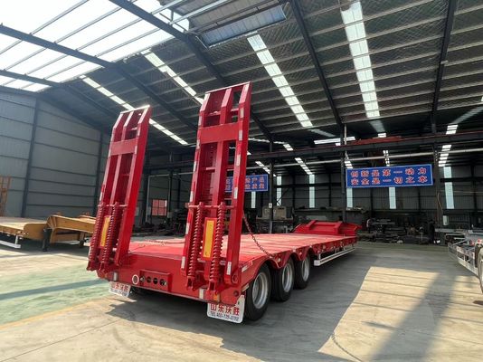 Équipement de transport lourd avec rampe hydraulique de 100 tonnes