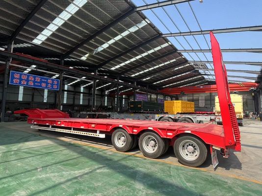 Équipement de transport lourd avec rampe hydraulique de 100 tonnes