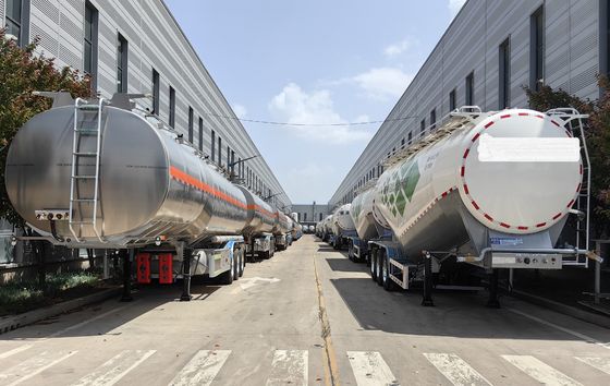 Semi-remorque sûre pour le transport de carburant personnaliser 55cbm 45000/50000 litres réservoir diesel