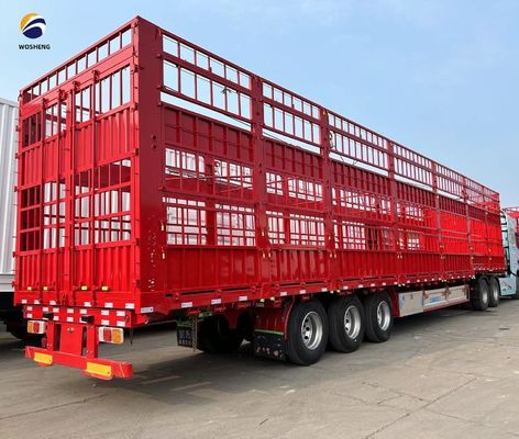 Semi-remorque à hautes clôtures à 3 essieux pour le transport de bovins avec une jante 8.5-20 et durable