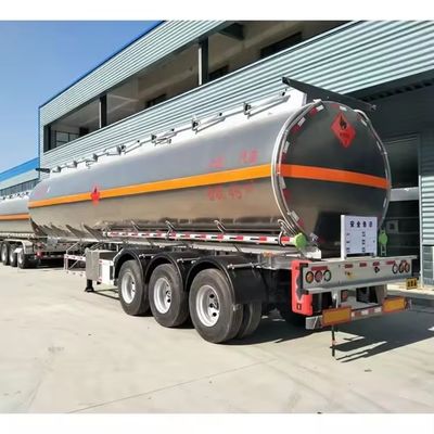 Trailers de pétroliers en acier inoxydable à trois axes standard pour le transport du pétrole brut au diesel