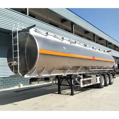Trailers de pétroliers en acier inoxydable à trois axes standard pour le transport du pétrole brut au diesel