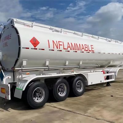 45 CBM pour le transport du carburant et de l'eau