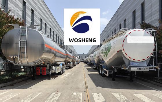 Semi-remorque de pétrolier 4200L en acier au carbone en acier inoxydable ou en alliage d'aluminium
