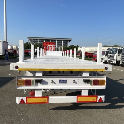 Semi-remorque à colonne latérale à plat conçue pour le transport de conteneurs en bois et en acier