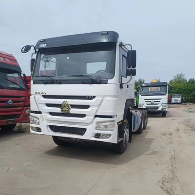 Sinotruk HOWO 6X4 à haute charge Tracteur à tête de camion à conduite à gauche pour le marché africain