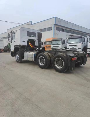 Sinotruk HOWO 6X4 à haute charge Tracteur à tête de camion à conduite à gauche pour le marché africain