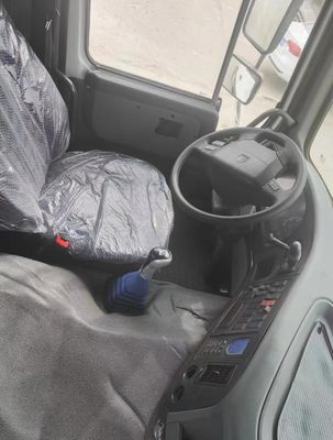 Sinotruk HOWO 6X4 à haute charge Tracteur à tête de camion à conduite à gauche pour le marché africain