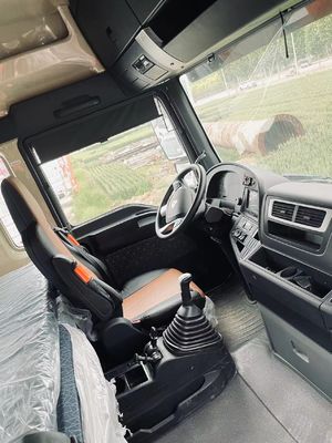 Sitrak G7W 4x2 6x4 Euro6 camion tracteur diesel avec suspension pneumatique et transmission manuelle