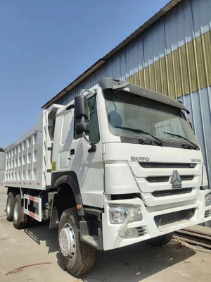 Poids de Tare 13 T 6x4 8x4 Sinotruk Howo Sitrak Euro 2 Euro 3 Camion à ordures pour le marché africain