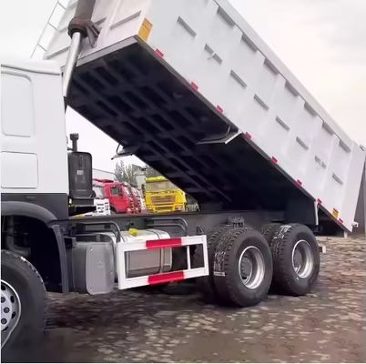 Construction urbaine, transport de déchets, camionnettes d'occasion, 336 chevaux, 3 passagers