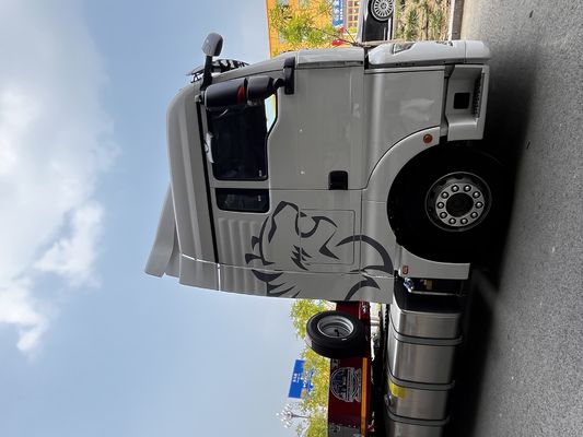 C' est un camion de traction C7H.