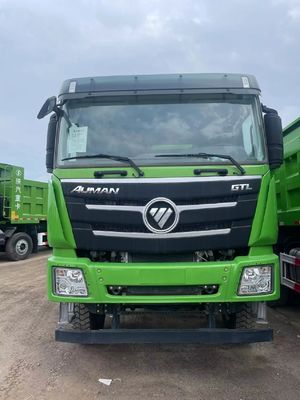 Deux rangées de sièges utilisés dans des camions tracteurs légers pour un transport économique