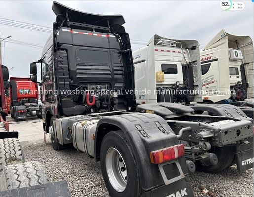 Howo Tractor Trucks 540 HP T7H 6x4 avec système multimédia et 2 numéros de changement arrière