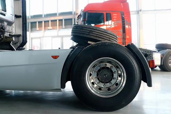 570 ch Sinotruk Huanghe X7 4X2 Euro 6 Suspension pneumatique Tracteur à transmission automatique