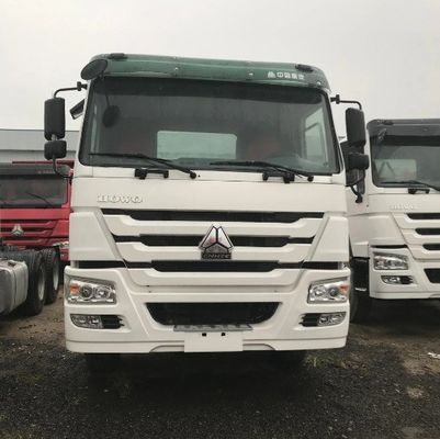 Le moteur de traction est équipé d'un moteur de traction à commande automatique.