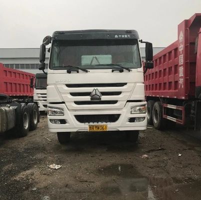 Le moteur de traction est équipé d'un moteur de traction à commande automatique.